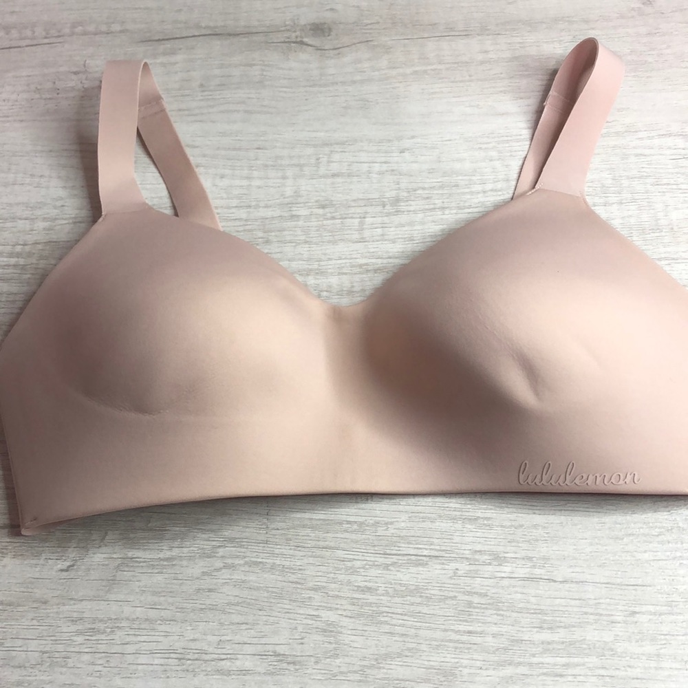 Lululemon barely there bra NWOT